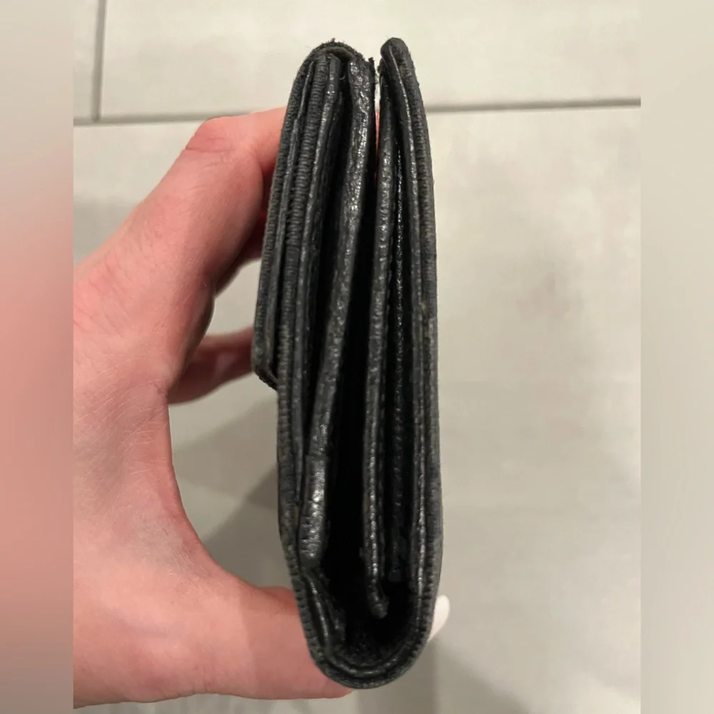 Authentic Gucci Black Monogram Long Wallet - Picture 5 of 10